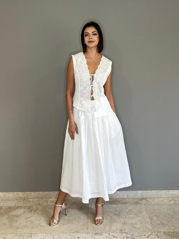 Conjunto chaleco con falda encaje Mustard Seed Blanco