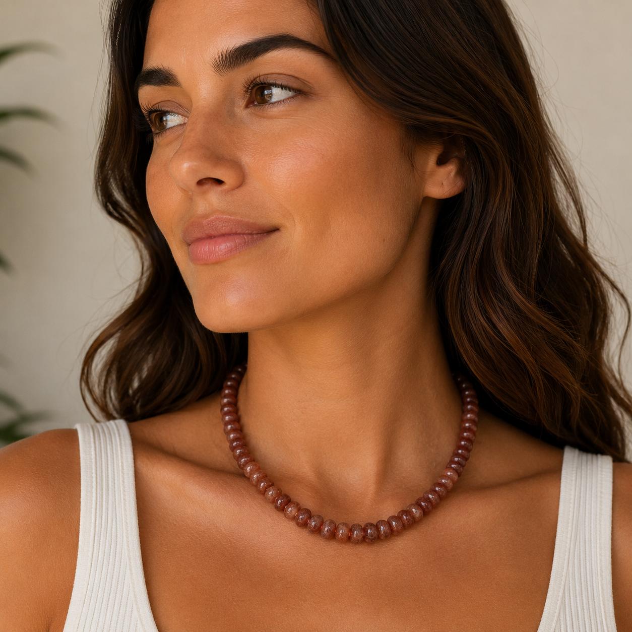 Collar Bolitas piedra natural colores